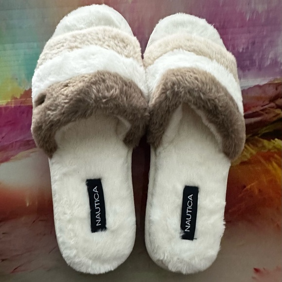 *New*Nautica Chyler Faux Fur Padded Slide Sandals - Picture 2 of 6